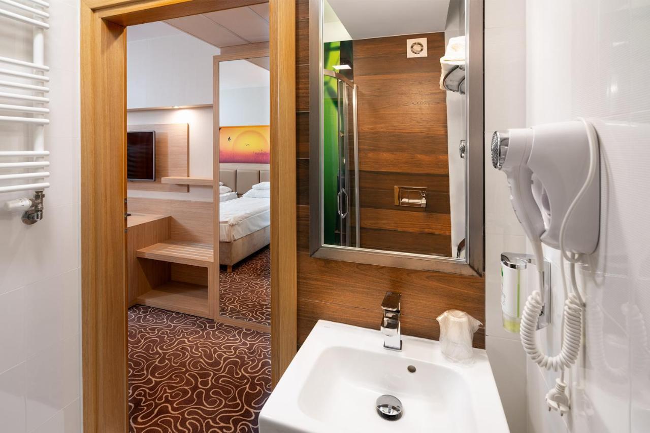 Hotel Amazonka Conference And Spa Ciechocinek Ngoại thất bức ảnh