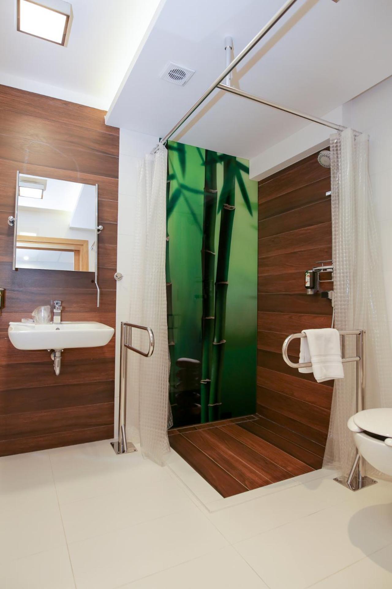 Hotel Amazonka Conference And Spa Ciechocinek Ngoại thất bức ảnh