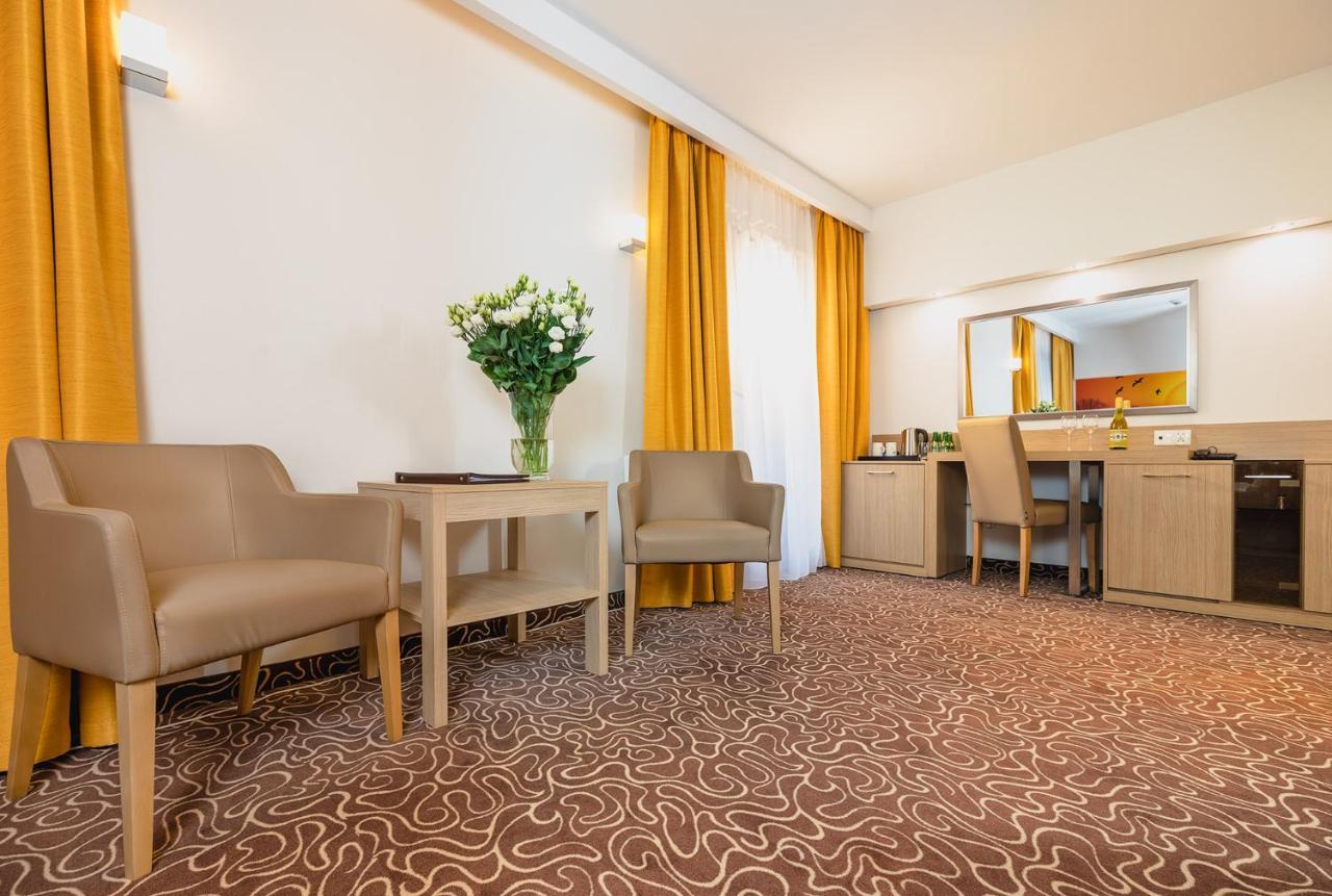 Hotel Amazonka Conference And Spa Ciechocinek Ngoại thất bức ảnh